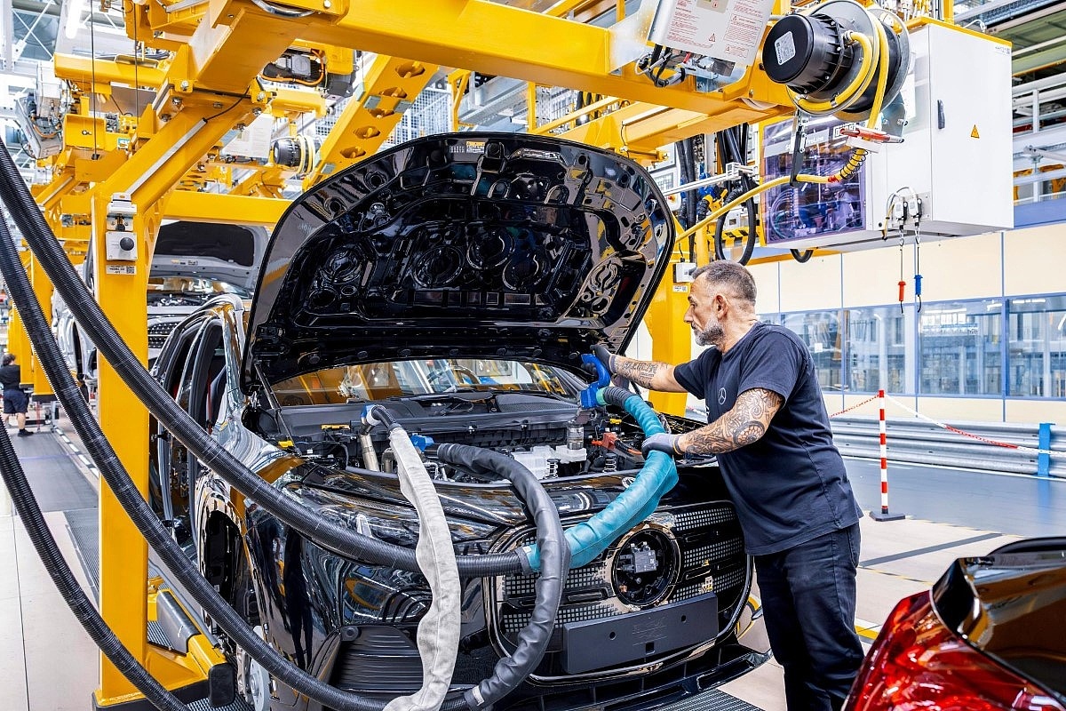 Mercedes planira smanjiti troškove za 800 miliona eura, proizvodnja u Njemačkoj postala preskupa