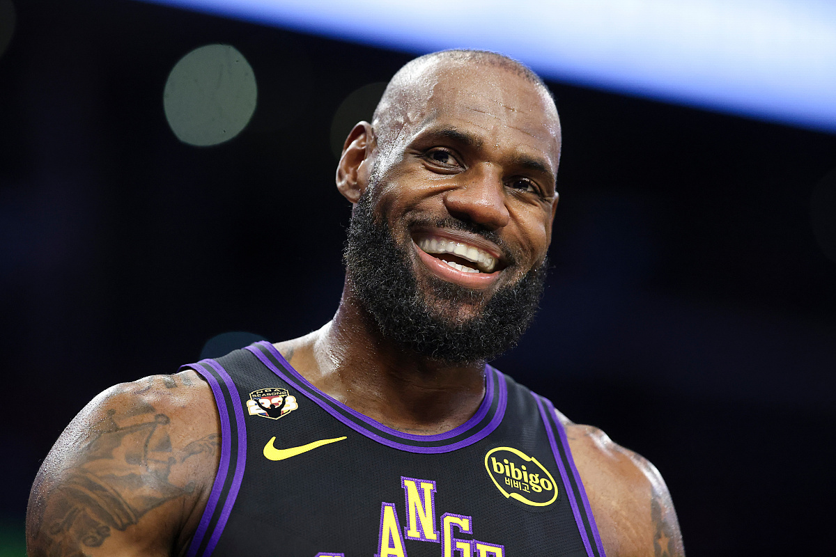 LeBron James predstavljen u dresu Philadelphije: Nisam došao da ispadnem u drugoj rundi