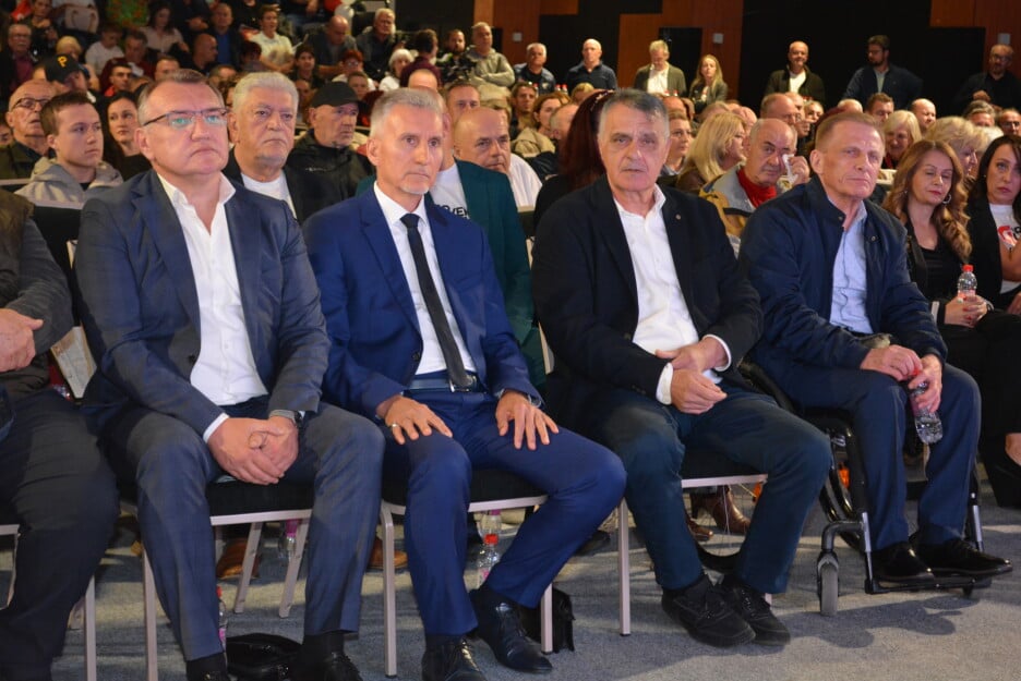 Ademović je istakao da je nedopustivo da Sarajevo ima redukcije vode