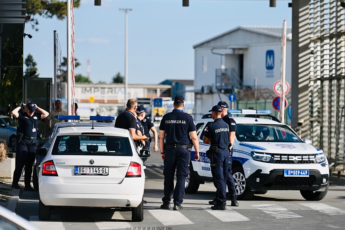 Lančani sudar 14 vozila kod Beograda, 11 osoba povrijeđeno