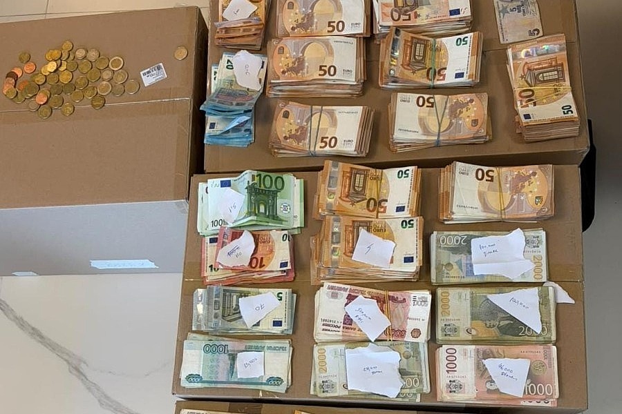 Rusi u Crnoj Gori krili opremu za špijuniranje i novac u šest valuta, policija pronašla još jedan stan