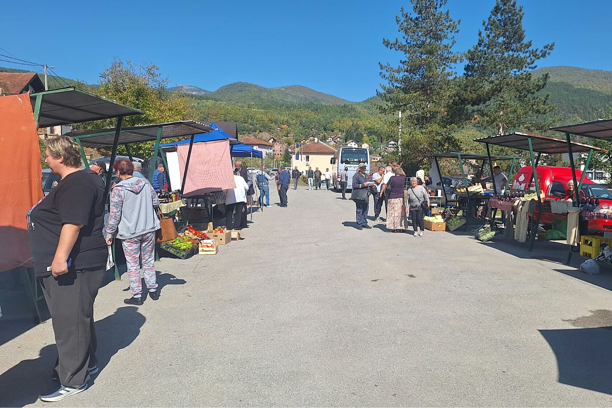 Ustikolina mirisala na domaće: Uprkos suši, proizvođači izložili ono što su mjesecima stvarali