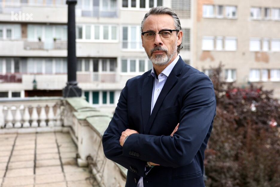 Kada je došao na poziciju v.d. umjetničkog direktora Drame Narodnog pozorišta Sarajevo, dočekao ga je finansijski kolaps (Foto: S. S./Klix.ba)