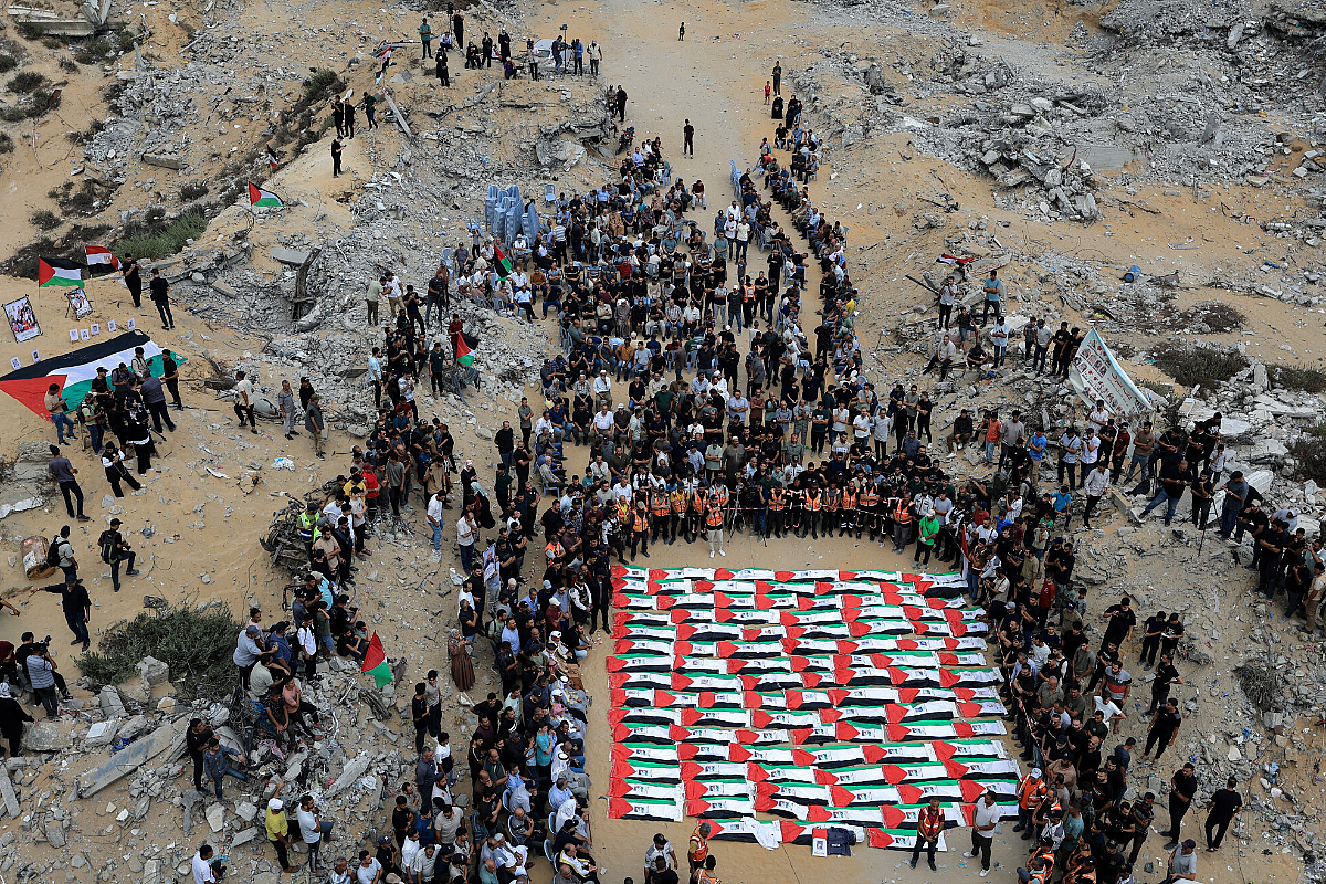 U Gazi održana kolektivna dženaza za 105 Palestinaca koji su poginuli u izraelskom napadu 2023. godine