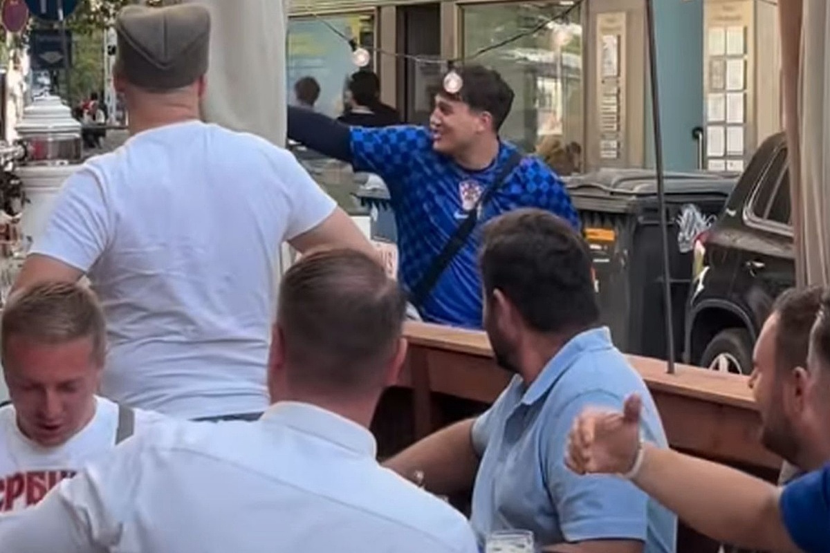 Hrvat prišao srbijanskim navijačima u Minhenu, oni ga ponudili pićem, pogledajte šta je uslijedilo poslije