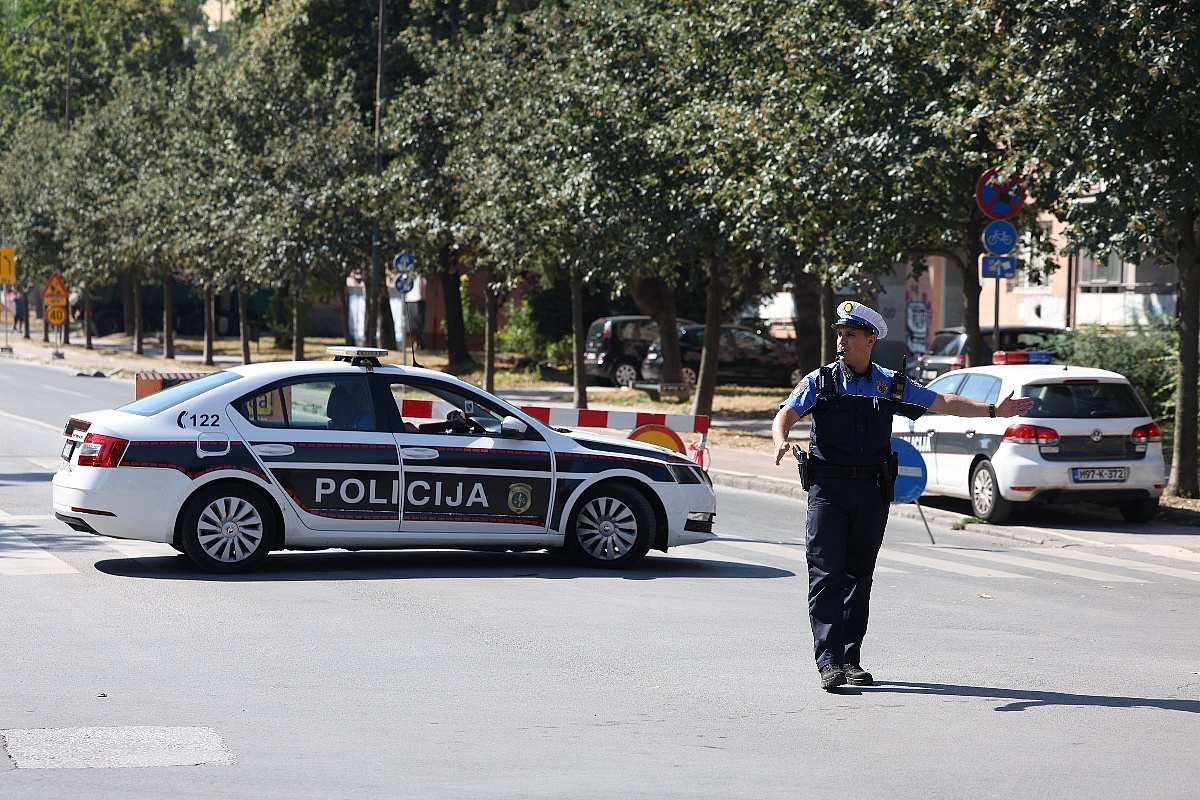 Oduzeto neregistrovano vozilo u Sarajevu, mladić za kazne duguje više od 21.000 KM