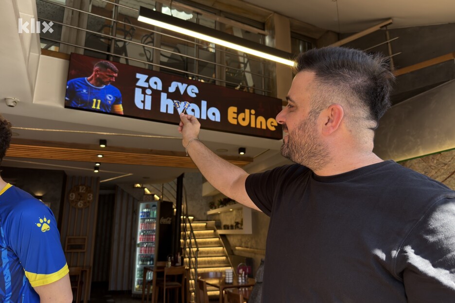 Poruke zahvale Edinu Džeki mogu se vidjeti na svakom koraku (Foto: I. Š./Klix.ba)