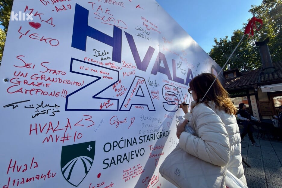 Građani su ispisali brojne poruke zahvalnosti (Foto: I. Š./Klix.ba)