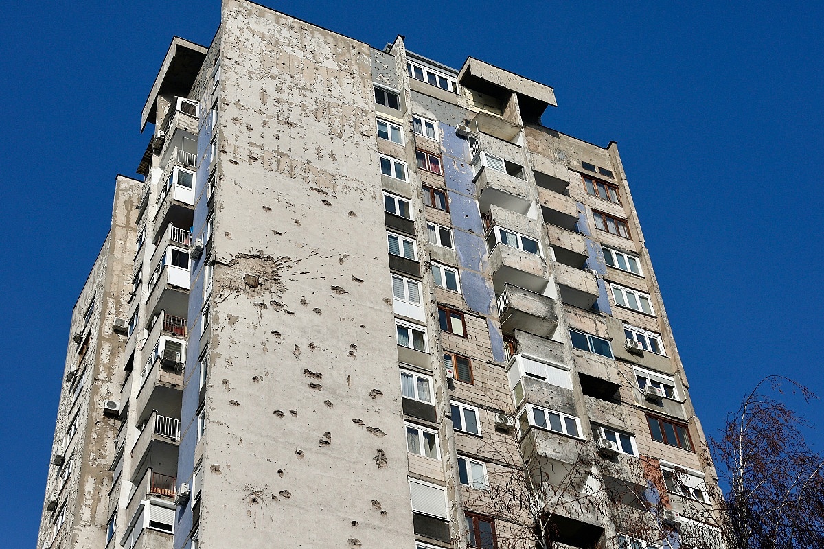 Kanton Sarajevo izdvaja skoro pola miliona KM za sanaciju ratnih oštećenja na zgradama, prioritet krovovi s azbestom