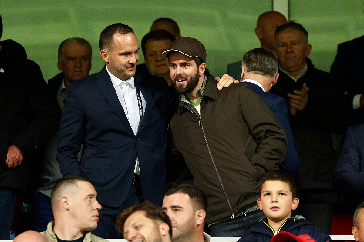 Ko sve iz VIP lože prati Džekin oproštaj: Stigli Pjanić, Tuka, Izetbegović, Skaka...