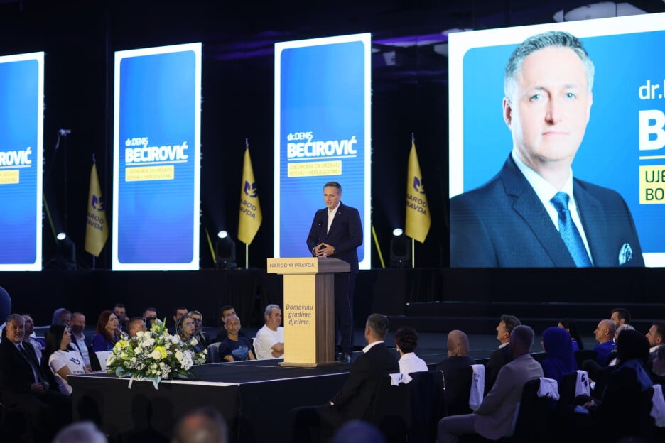 Denis Bećirović (Foto: NiP)