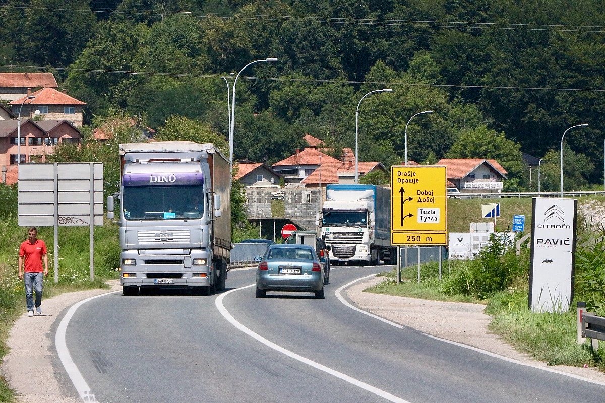 Obustavljen saobraćaj na regionalnoj cesti Brčko - Čelić, evo kakvo je stanje na ostalim putevima