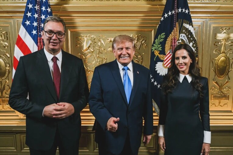 Aleksandar i Tamara Vučić sa Donaldom Trumpom (Foto: Instagram)