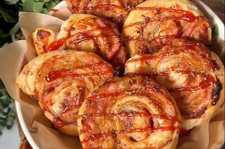 Hrskavi pizza pužići: Brzi zalogaji koji nestaju s tanjira u trenu