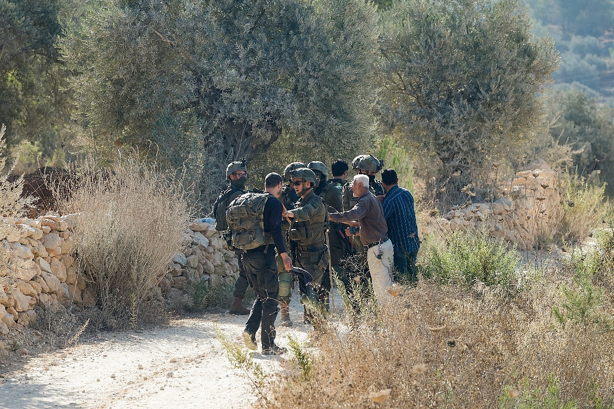 Izraelski doseljenici i vojnici sprečavaju Palestince u berbi maslina na Zapadnoj obali: Svake godine je sve gore