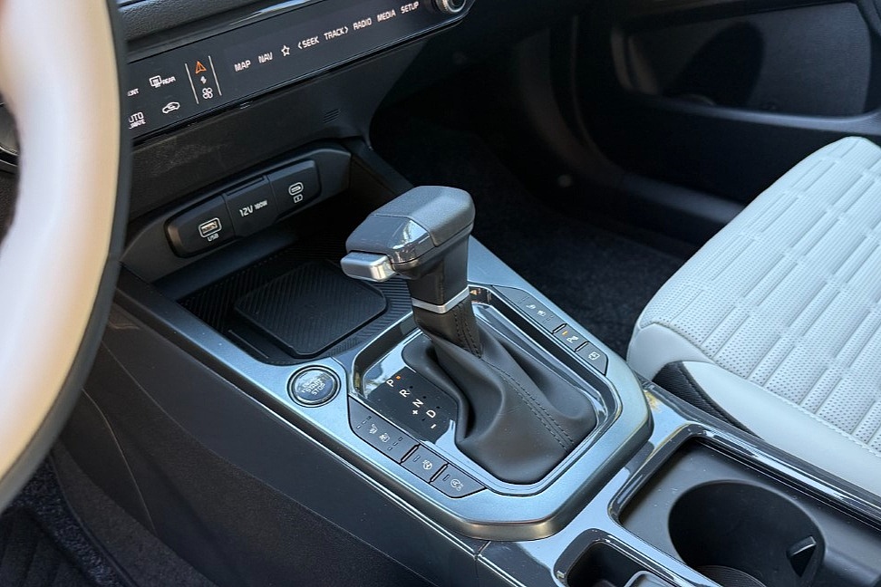 Mehaničari upozoravaju: Ako vozite automatik, obavezno izbacite ovih pet navika