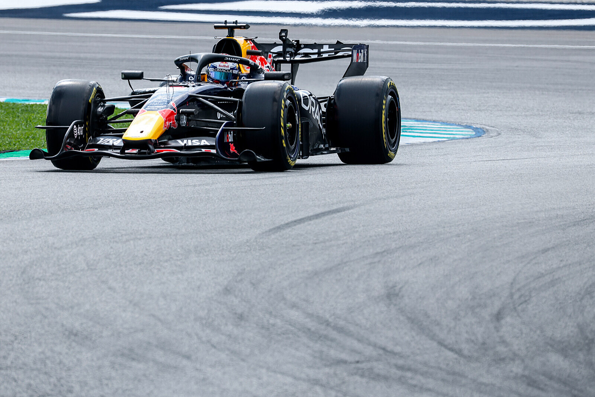 Verstappen slavio u Maleziji, haos zbog kiše i softvera