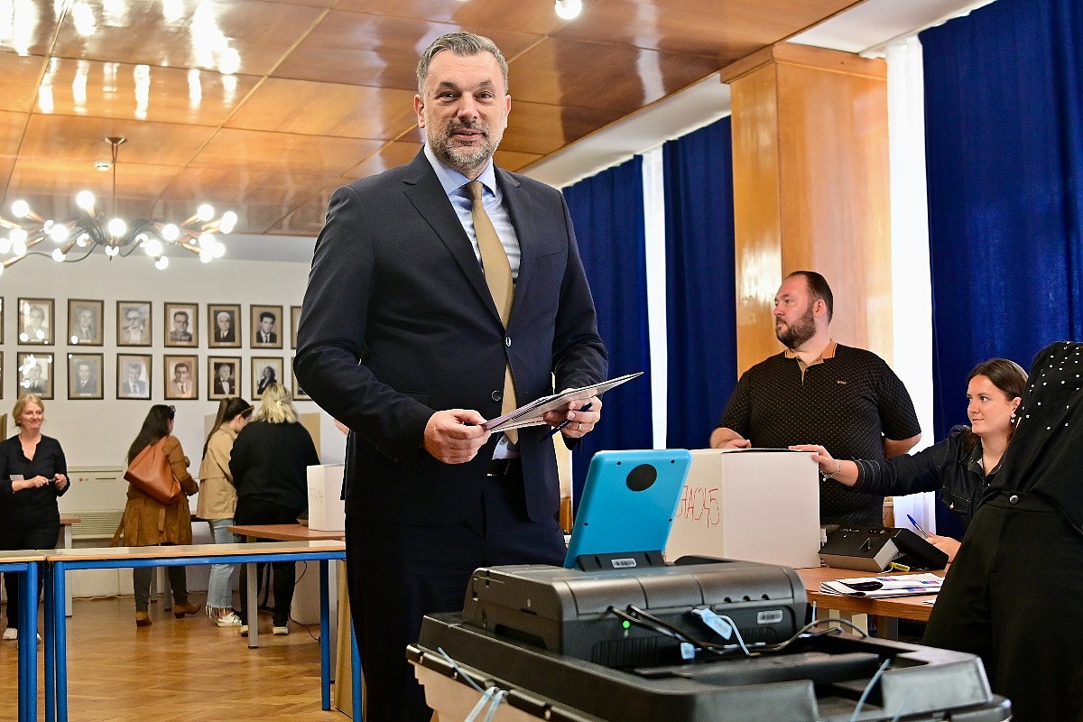 Konaković i Izetbegović glasali: poruke o glasačima i sigurnosti