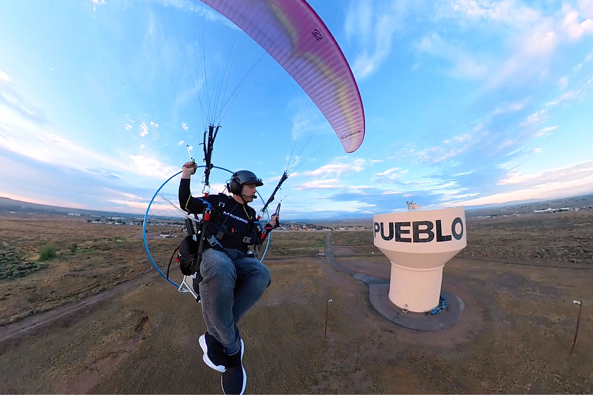 Kada put do posla izgleda kao san: Kontrolor leta u smjenu dolazi paramotorom