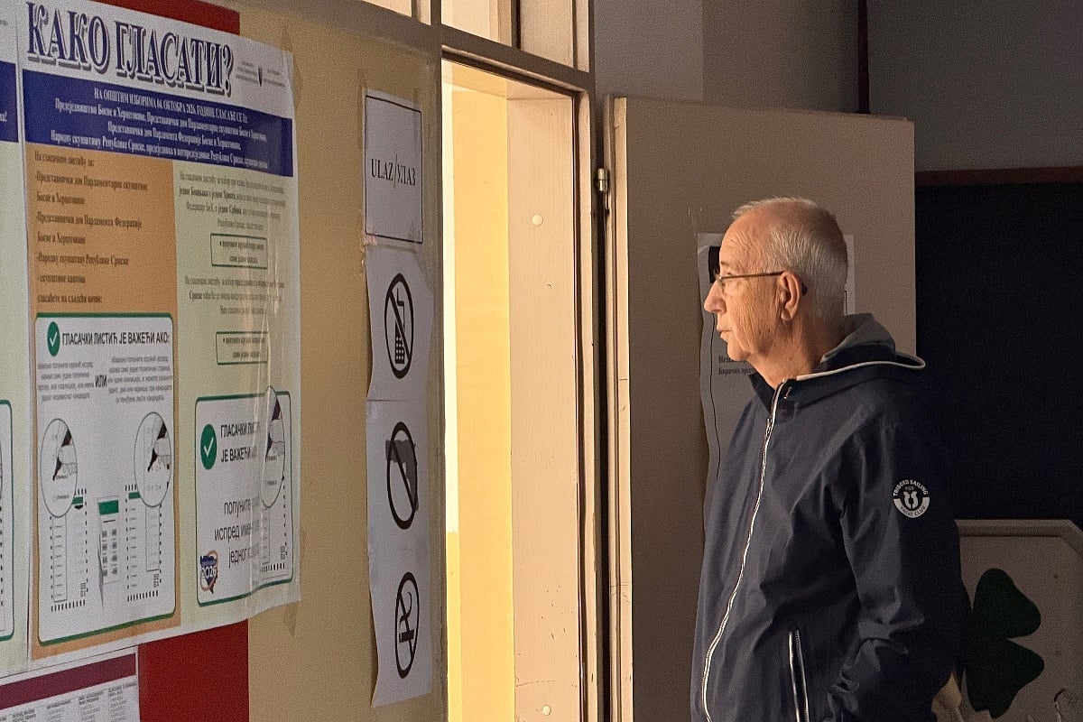 Incident na biračkom mjestu u Čeliću: Član odbora udaljen nakon pisanja po glasačkim listićima