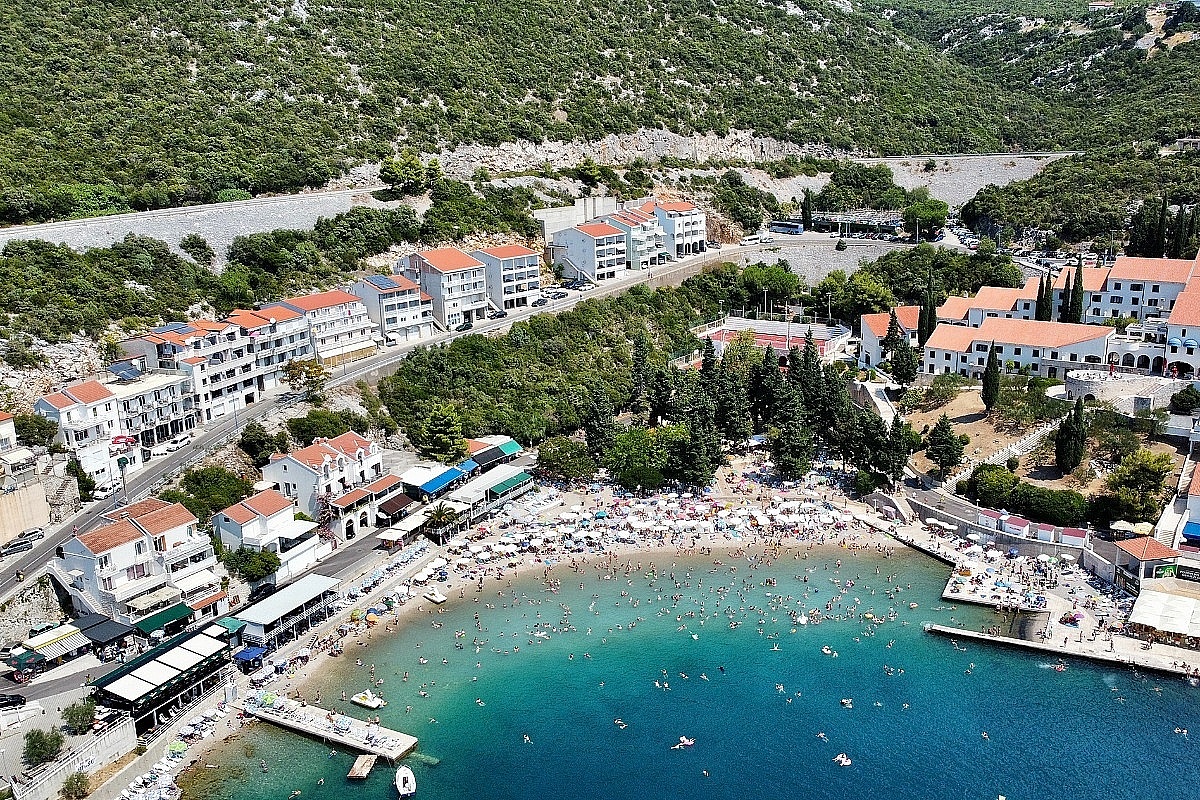 Ustavni sud: Neum nezakonito naplaćivao komunalnu naknadu za struju, telekom mreže i solarne elektrane