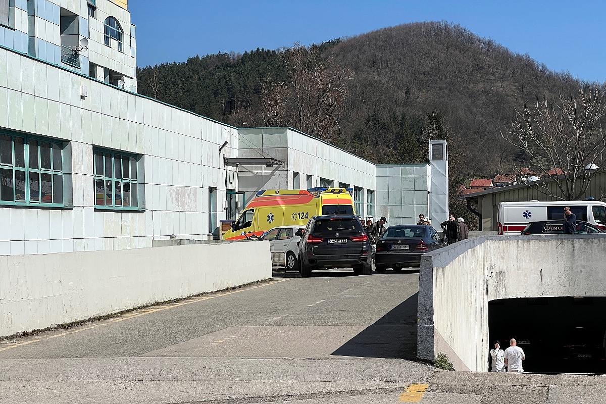 Muškarac preminuo nakon što je pronađen s opekotinama u objektu u Tuzli