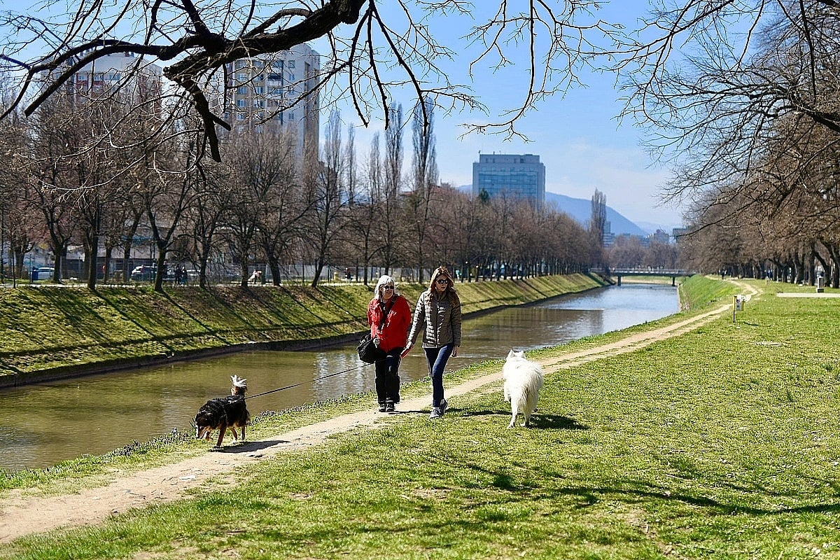 U BiH danas sunčano, od četvrtka stižu kiša i pad temperature