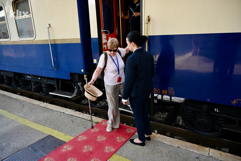 Luksuzni turistički voz koji putuje od Venecije do Istanbula danas je zastao u Sarajevu (Foto: T. S./Klix.ba)