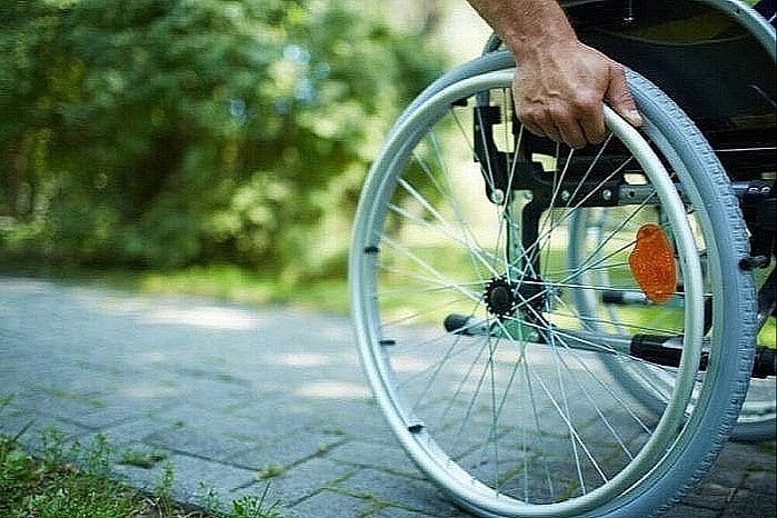 Povećan prag za oslobađanje od plaćanja dažbina pri uvozu automobila za osobe s invaliditetom