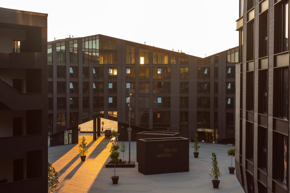 Centralni trg Roof Gardens