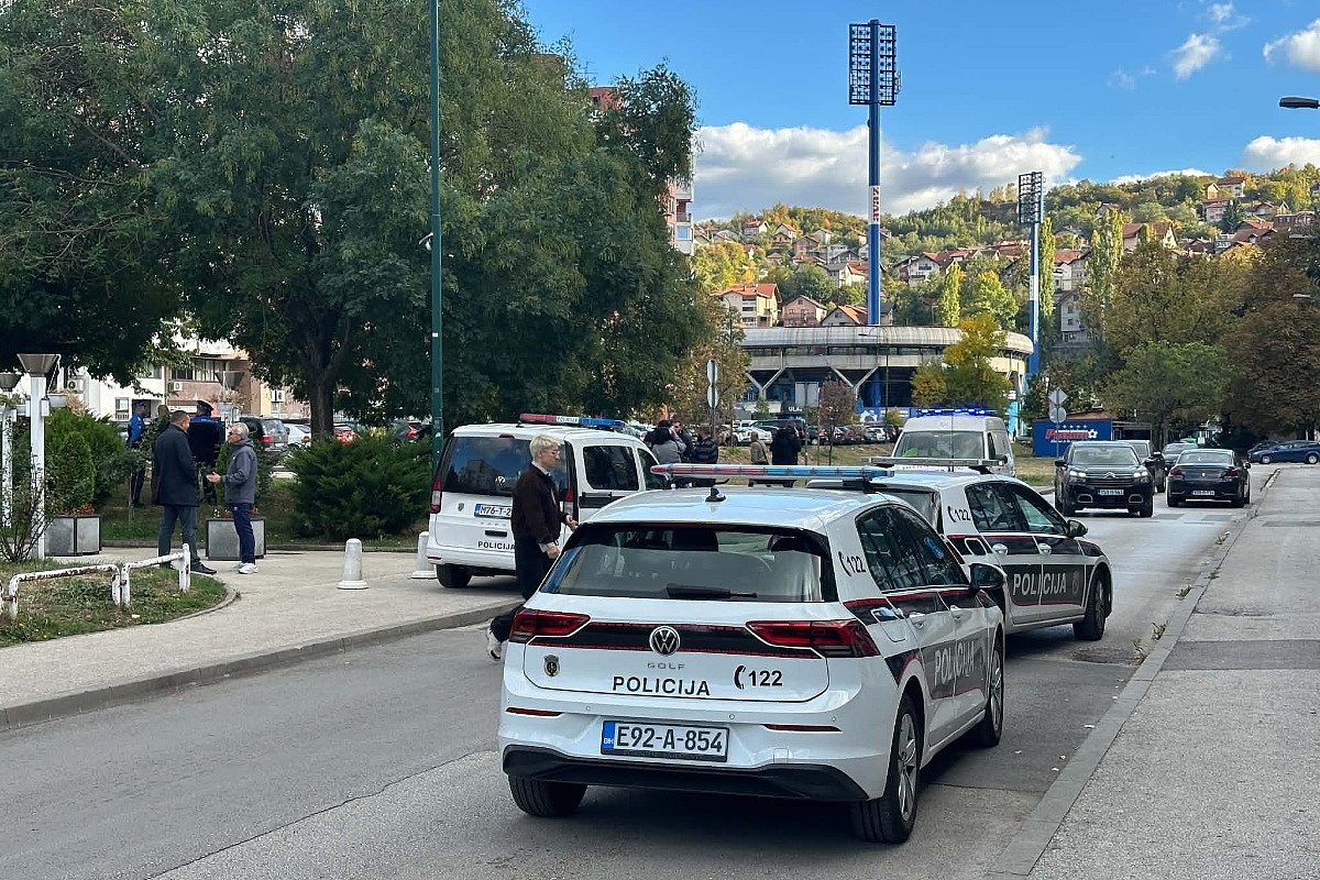Sarajevo: Potukle se tri osobe u Hrasnom, na mjestu incidenta više policijskih vozila i hitna pomoć
