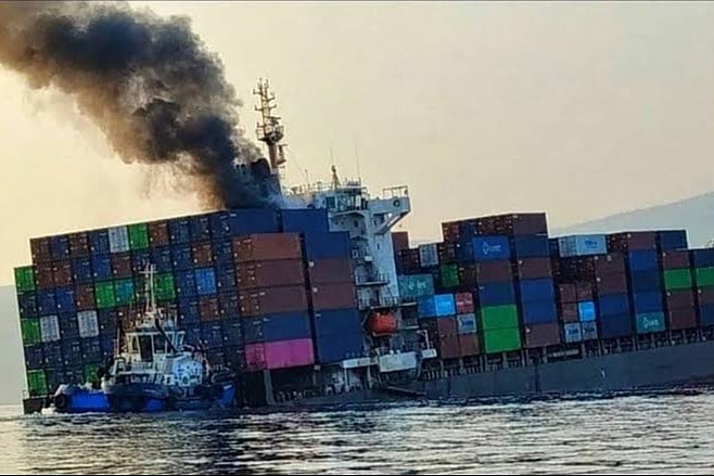 Teretni brod s 2.500 kontejnera potonuo u Hormuškom moreuzu nakon udara u pomorsku minu