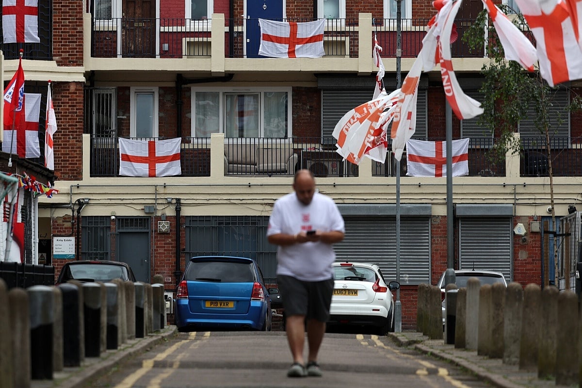 Gotovo polovina Britanaca ne bi uzela oružje u ruke u slučaju rata