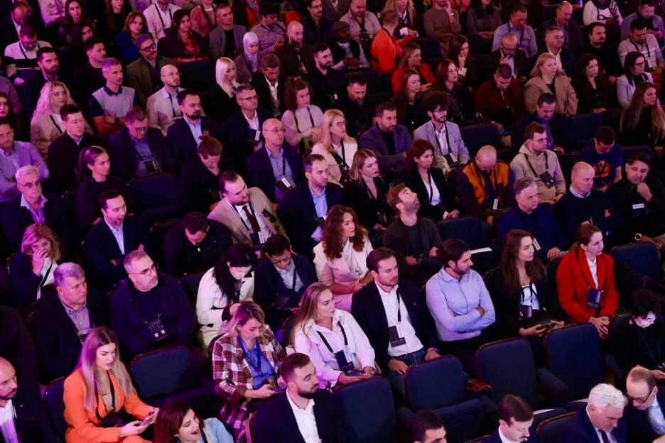 Kiss the Future AI Summit