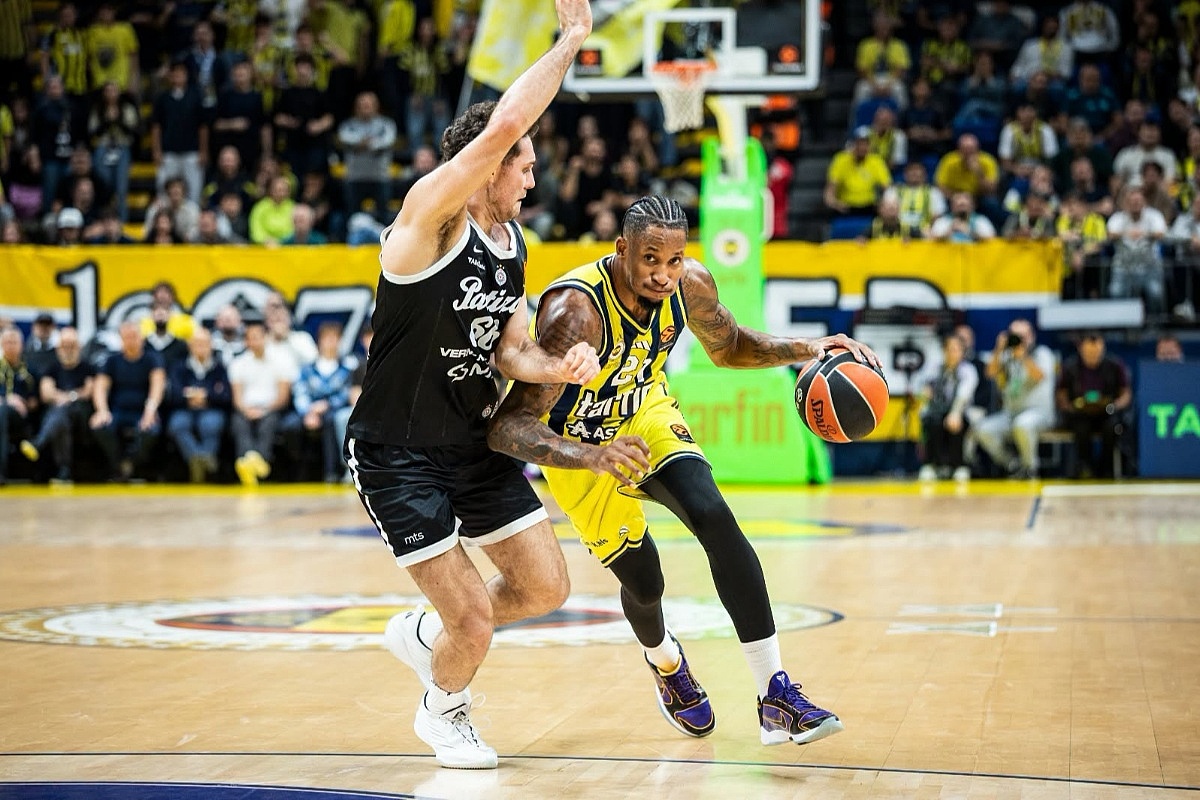 Fenerbahče oborio rekord Eurolige sa 14 blokada, Partizan doživio treći uzastopni poraz