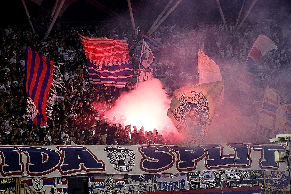 Zbog nacističkih povika uoči utakmice s Ajaxom uhapšene četiri osobe, večeras idu pred istražnog sudiju