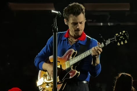 Harry Styles na drugu godišnjicu smrti Liama Paynea izveo neobjavljenu pjesmu napisanu za njega