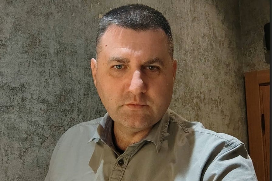 Bivši sindikalac iz Vojske Srbije uhapšen zbog objave o noćnim vojnim vježbama: "Miriše na puč?"
