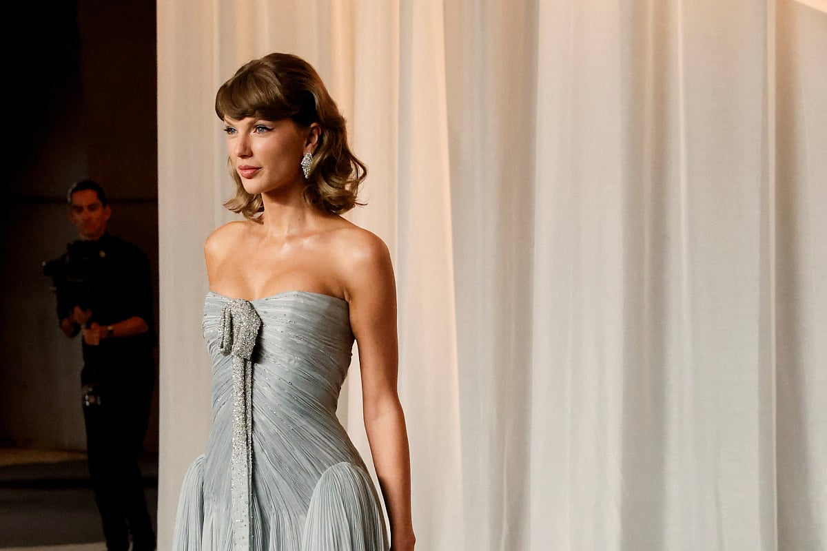 Taylor Swift kao Pepeljuga: U ledenoplavoj Dior haljini zablistala na gala večeri u Los Angelesu