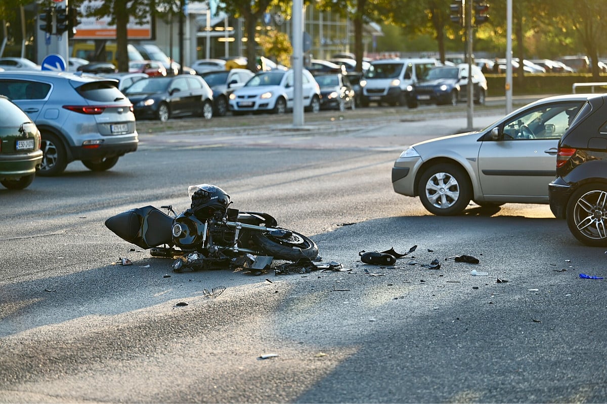 Motociklista povrijeđen u nesreći na Alipašinom Polju, saobraćaj usporen