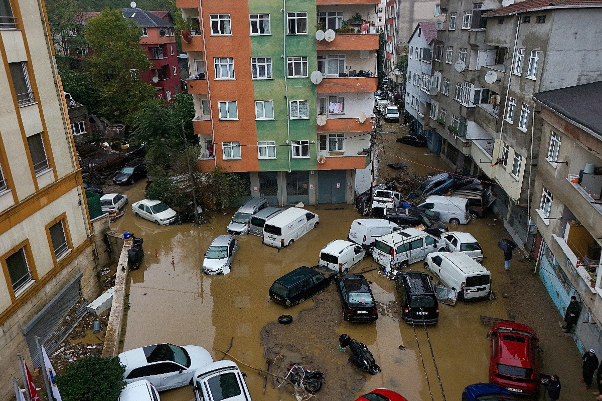 Najjača kiša u posljednje 84 godine: Broj žrtava poplava u Istanbulu porastao na šest, za nestalima se još traga