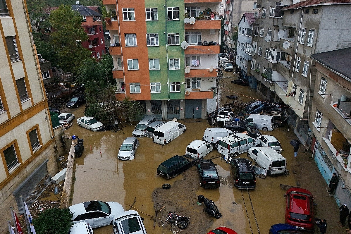Najjača kiša u posljednje 84 godine: Broj žrtava poplava u Istanbulu porastao na šest, za nestalima se još traga