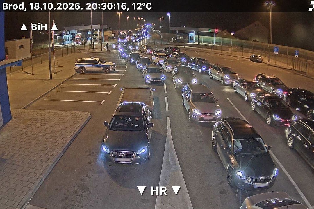 Ogromne gužve za kraj vikenda na graničnim prelazima u BiH: Kolone vozila su nepregledne