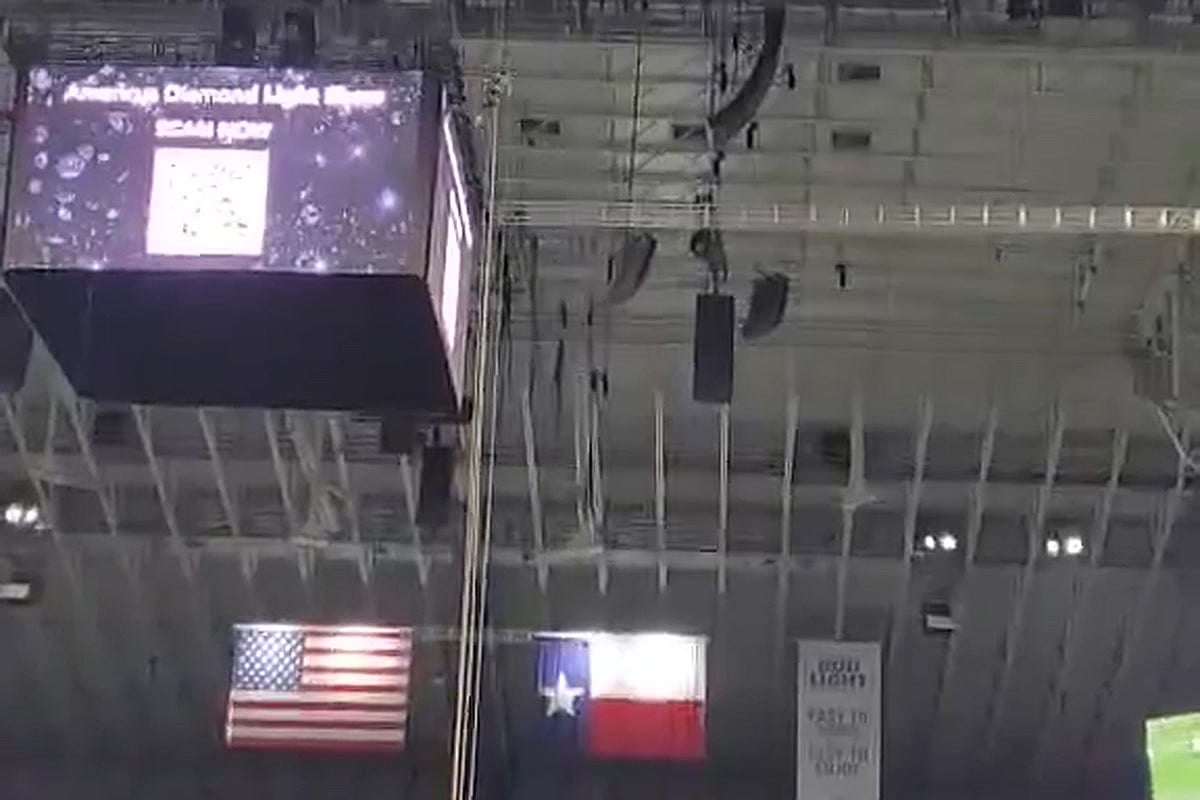 Američki vojnik poginuo prilikom pada s krova stadiona tokom spuštanja užetom
