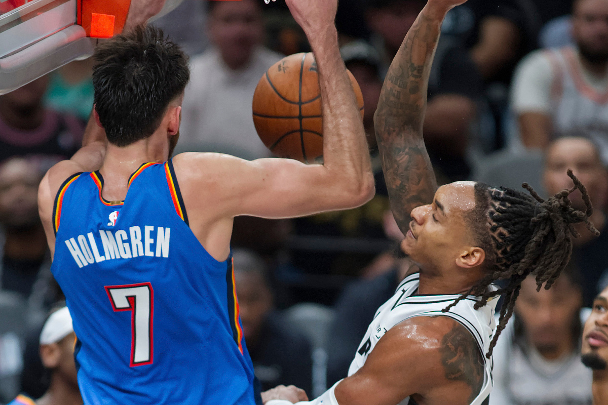 Gilgeous-Alexander vodio Thunder do pobjede nad Spursima na otvaranju sezone