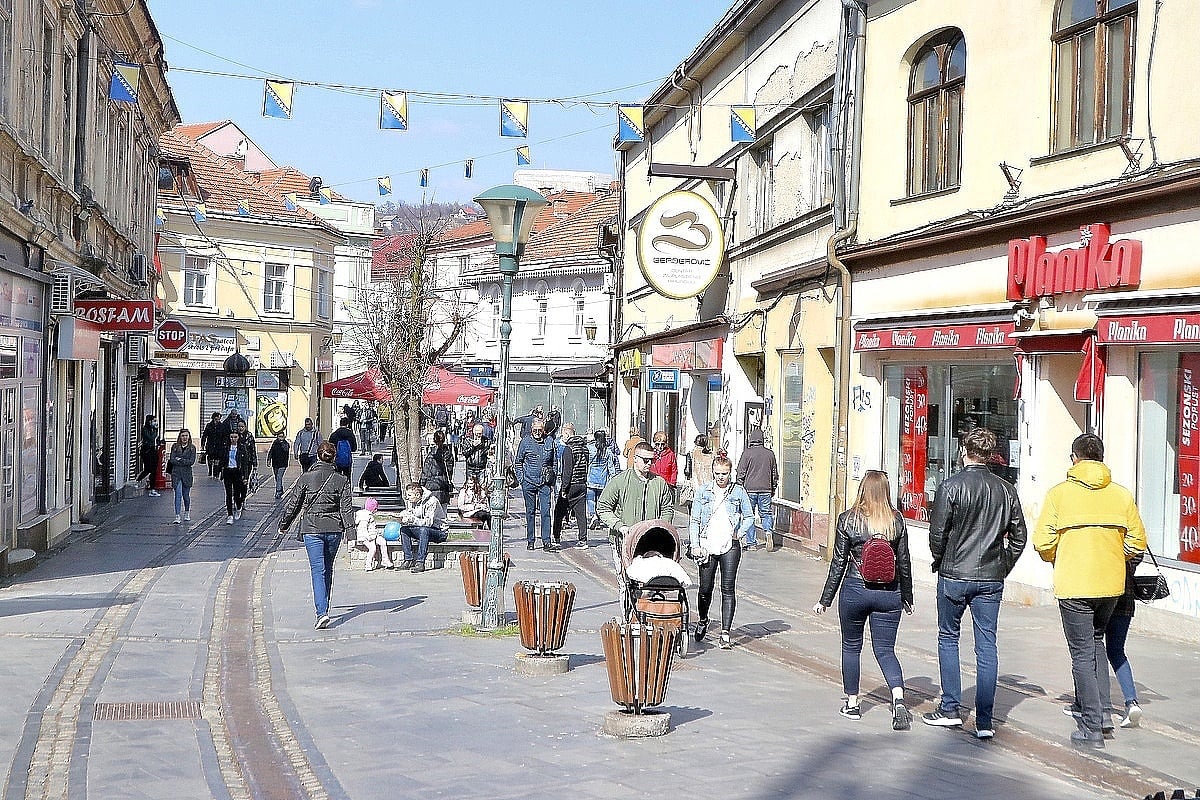 Tuzlanski kanton za godinu izgubio 1.347 stanovnika: Kladanj se najbrže prazni, dok su Živinice izuzetak