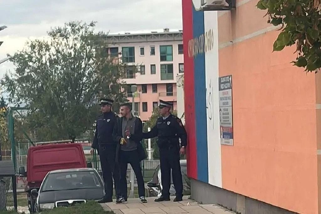 Sarajlija koji je osumnjičen za pisanje natpisa "genocidaši" u Istočnom Novom Sarajevu pušten na slobodu