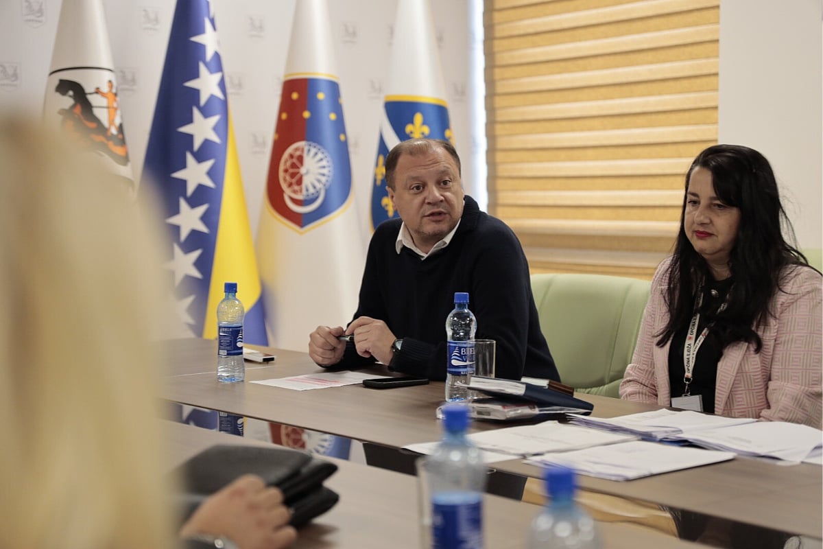 Općina Ilidža potpisala 10 ugovora za obrazovanje nezaposlenih i digitalizaciju, javni pozivi još otvoreni