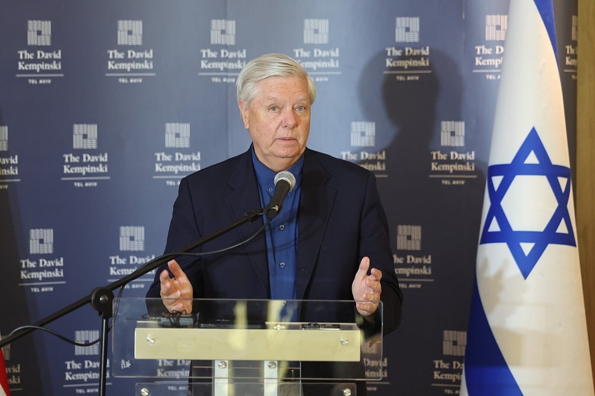 Tri muškarca u dokumentarcu tvrde da im je pokojni senator Lindsey Graham plaćao seks, jedan kaže da je imao 17 godina