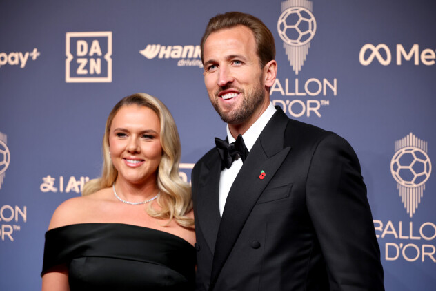 Harry Kane i Katie Goodland poziraju na crvenom tepihu London Palladiuma (Foto: EPA-EFE)